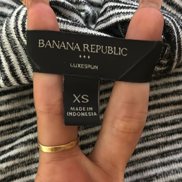 Banana‎ Republic Mockneck Shirt Womens XS Striped Sleeveless - Picture 3 of 6